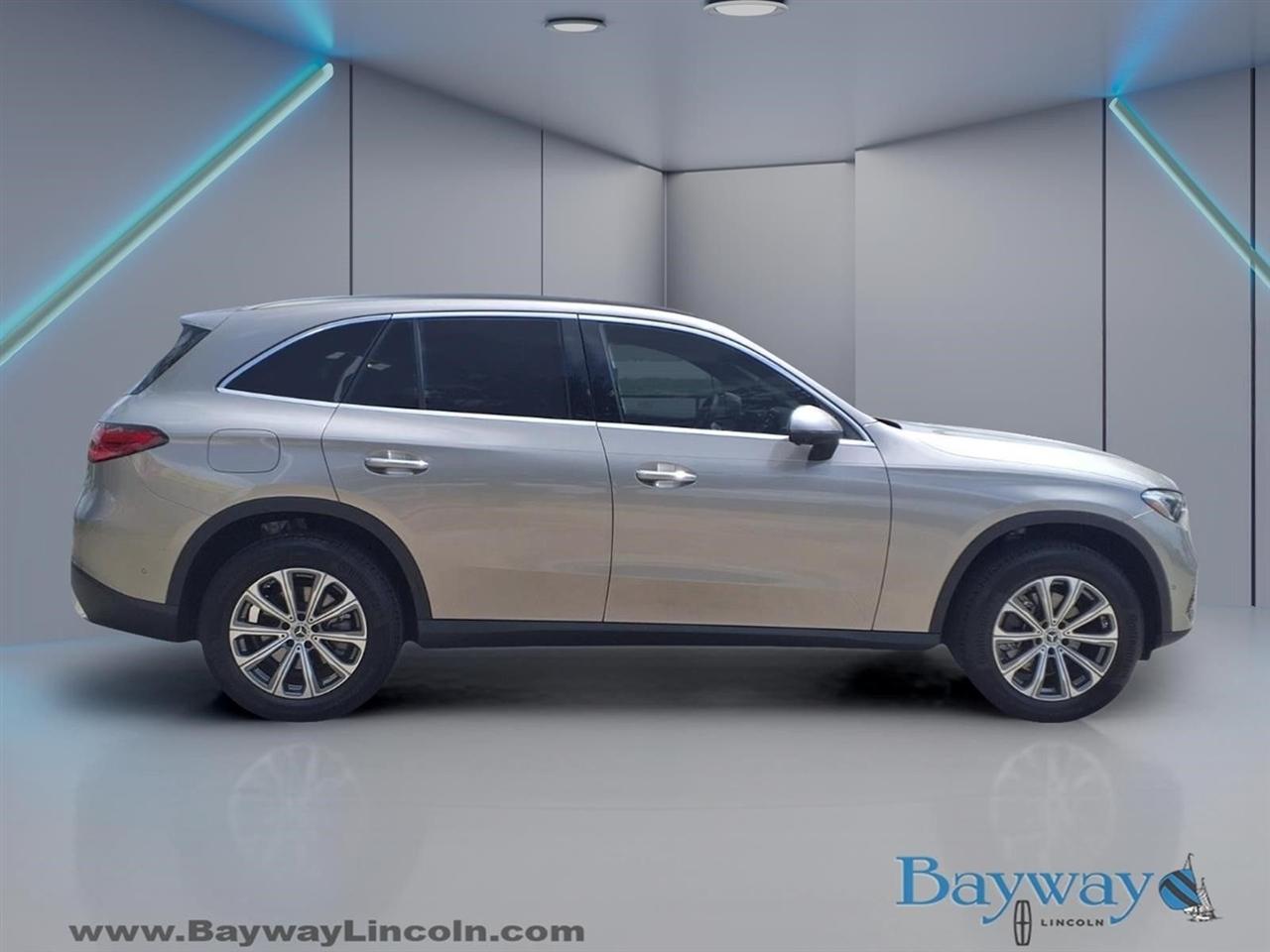 Mercedes-Benz GLC-Class GLC300 2024