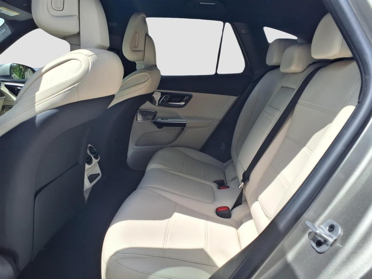 Mercedes-Benz GLC-Class GLC300 2024
