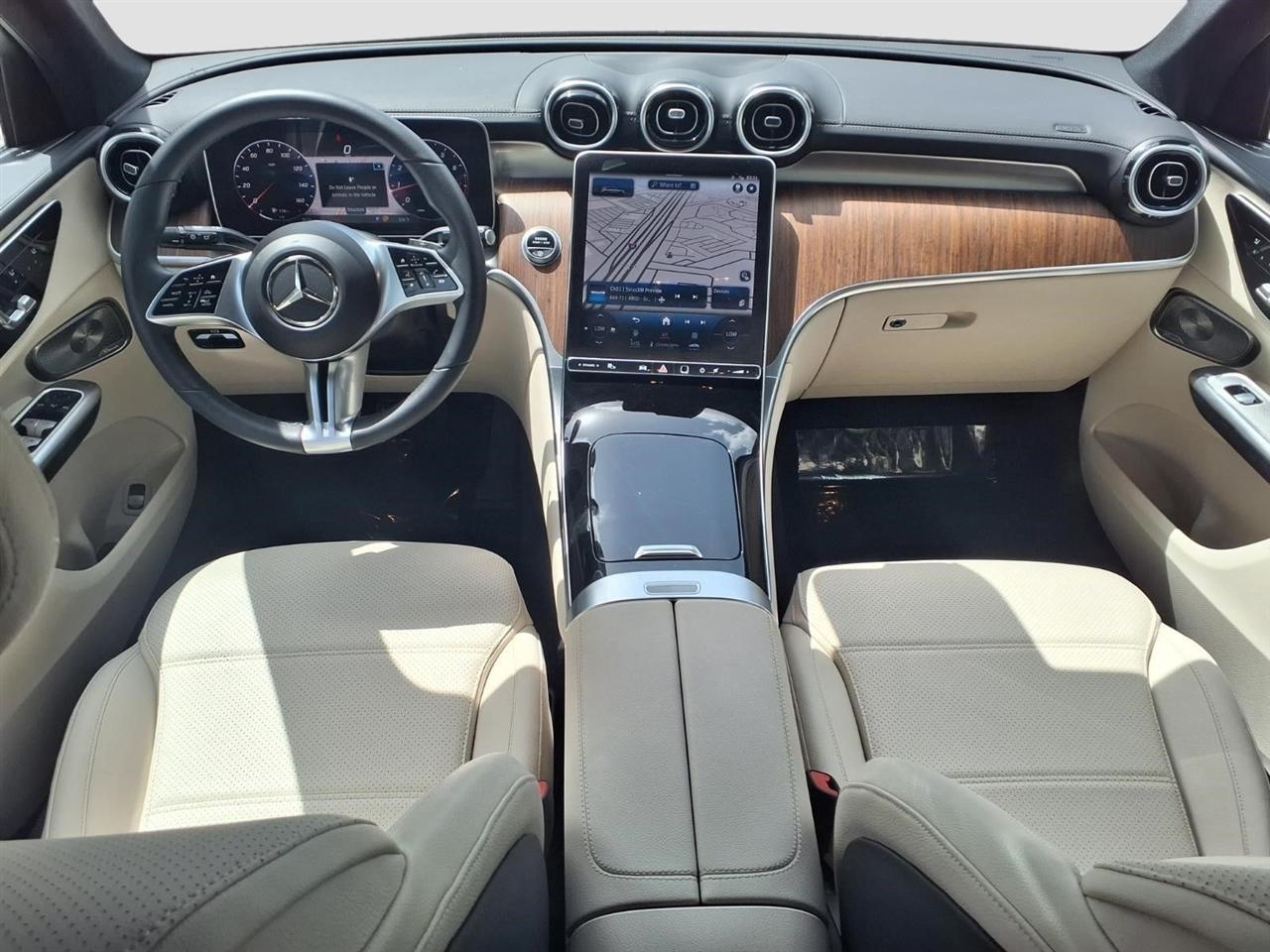 Mercedes-Benz GLC-Class GLC300 2024
