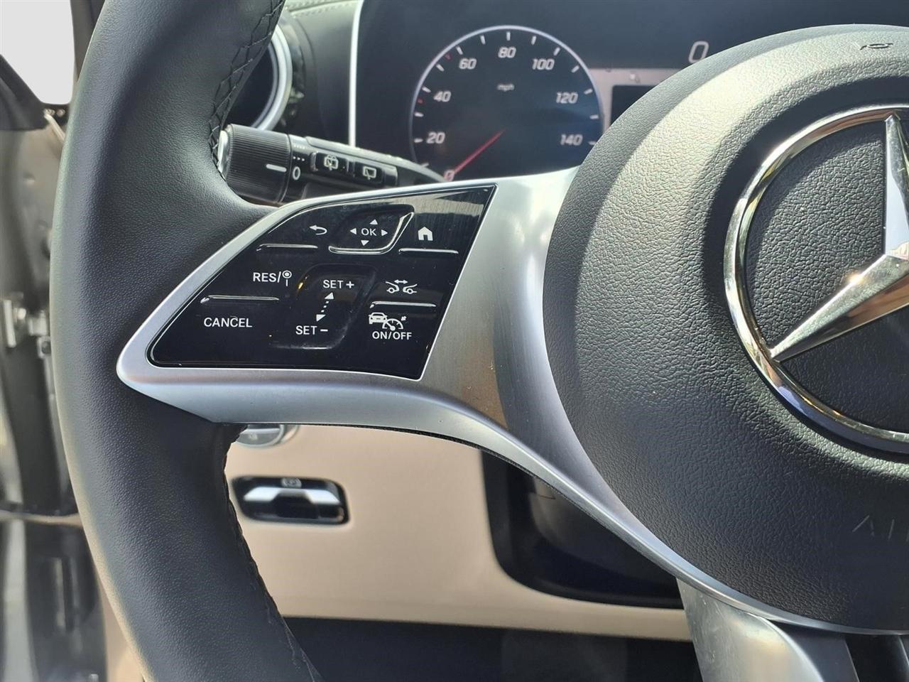 Mercedes-Benz GLC-Class GLC300 2024