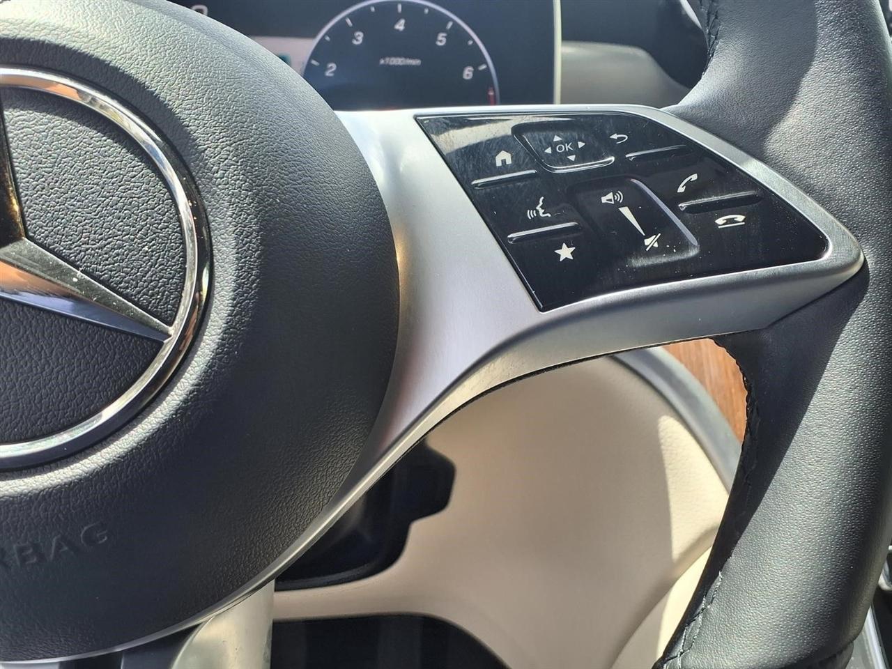 Mercedes-Benz GLC-Class GLC300 2024