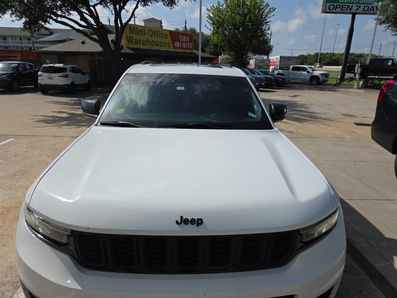 Jeep Grand Cherokee L Laredo 2024