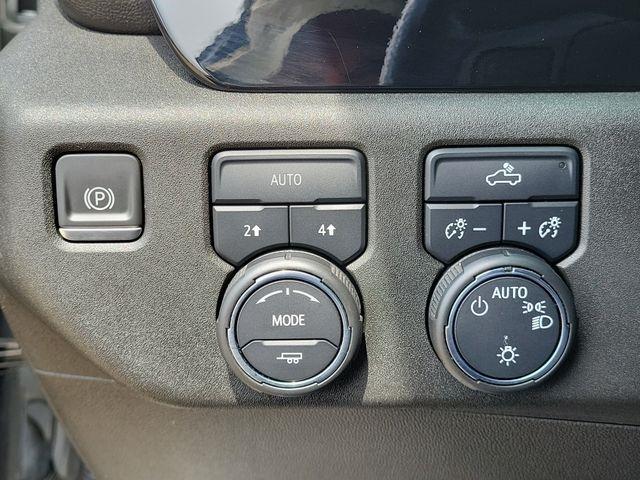 Chevrolet Silverado 1500 LT-L Crew Cab 4WD 2022