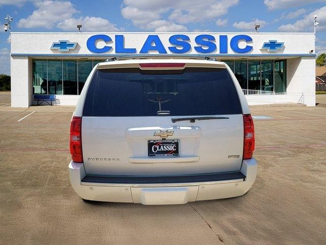 Chevrolet Suburban LTZ 1500 4WD 2011