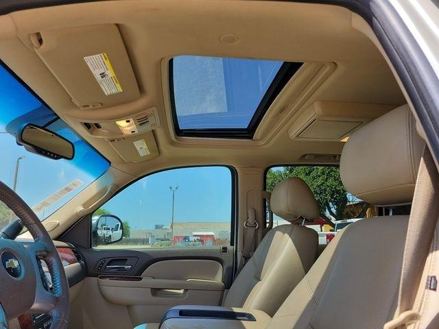 Chevrolet Suburban LTZ 1500 4WD 2011