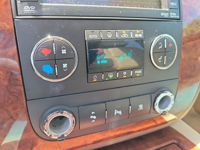 Chevrolet Suburban LTZ 1500 4WD 2011