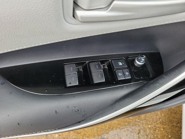 Toyota Corolla XSE Hatchback CVT 2021