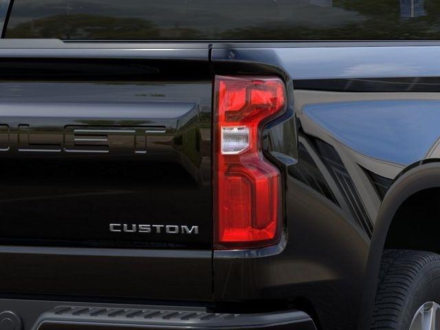 Chevrolet Silverado 1500 Custom Crew Cab 2WD 2026