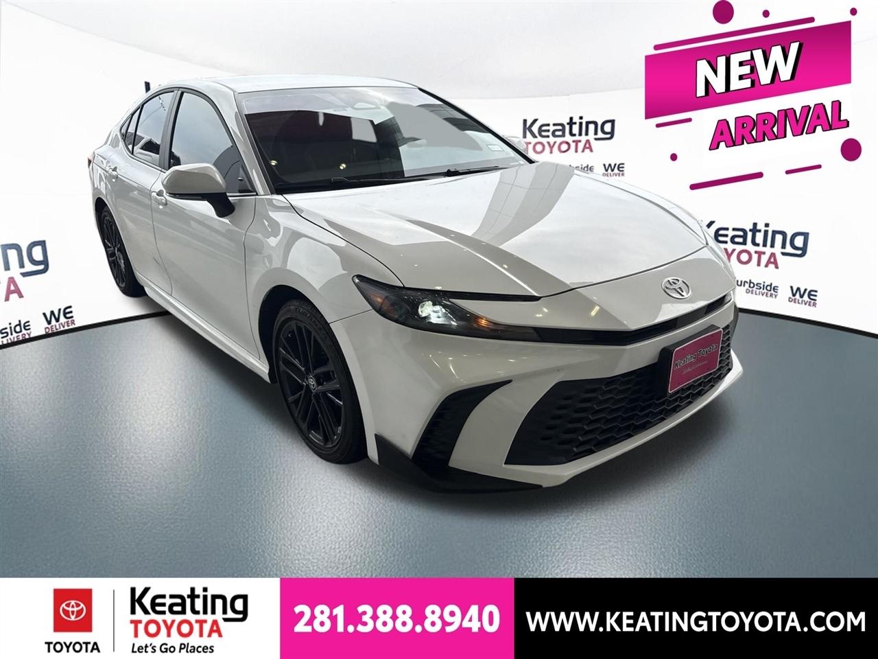 Toyota Camry Hybrid XLE 2025