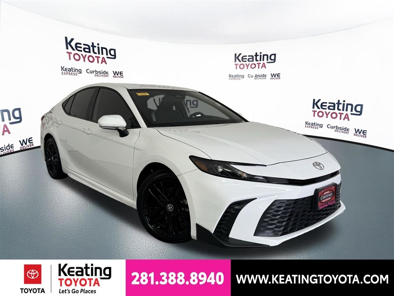 Toyota Camry Hybrid XLE 2025