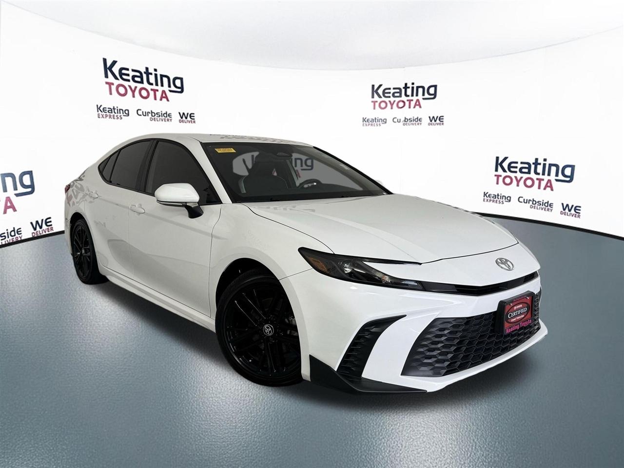 Toyota Camry Hybrid XLE 2025