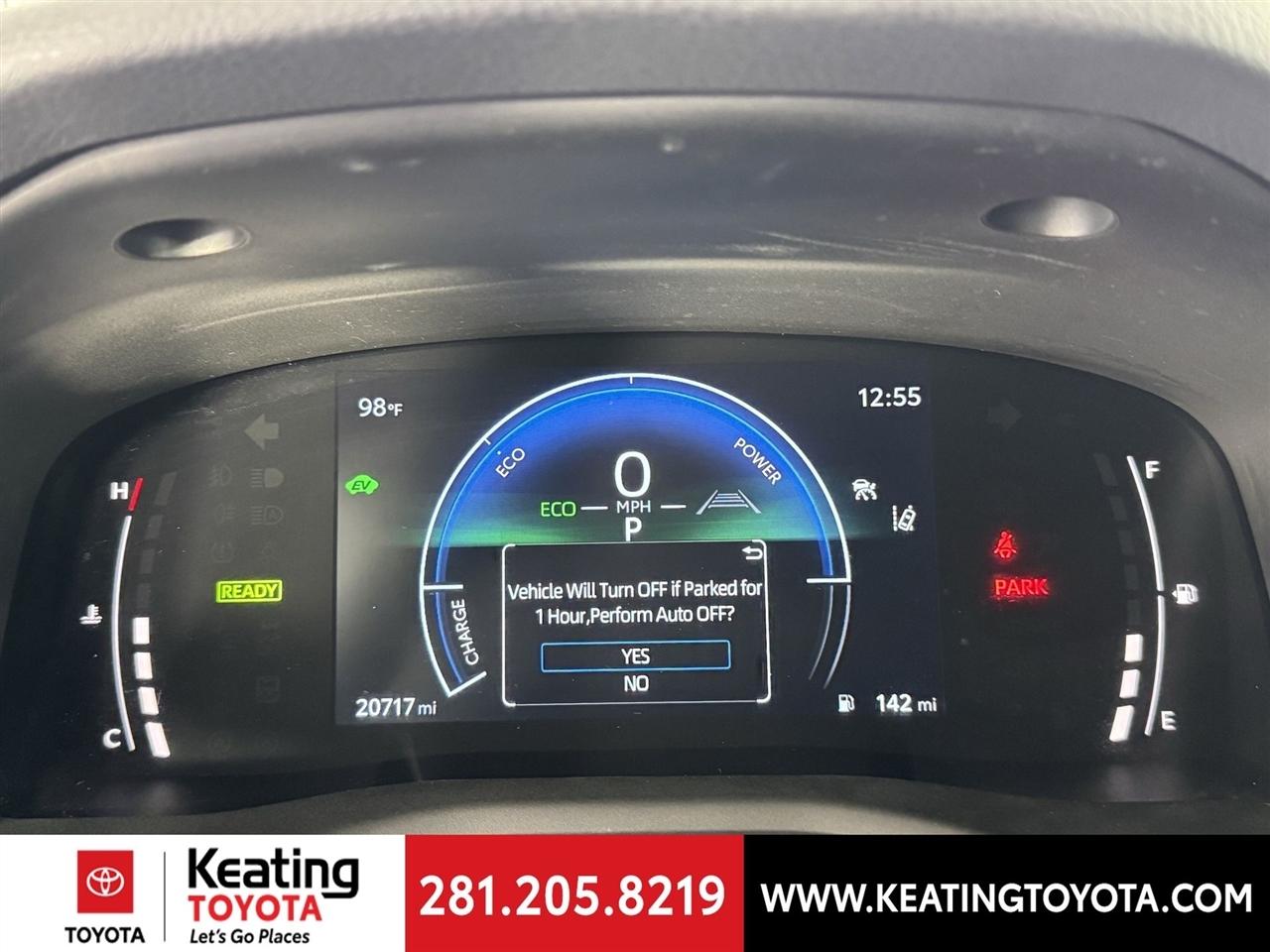 Toyota Camry Hybrid XLE 2025