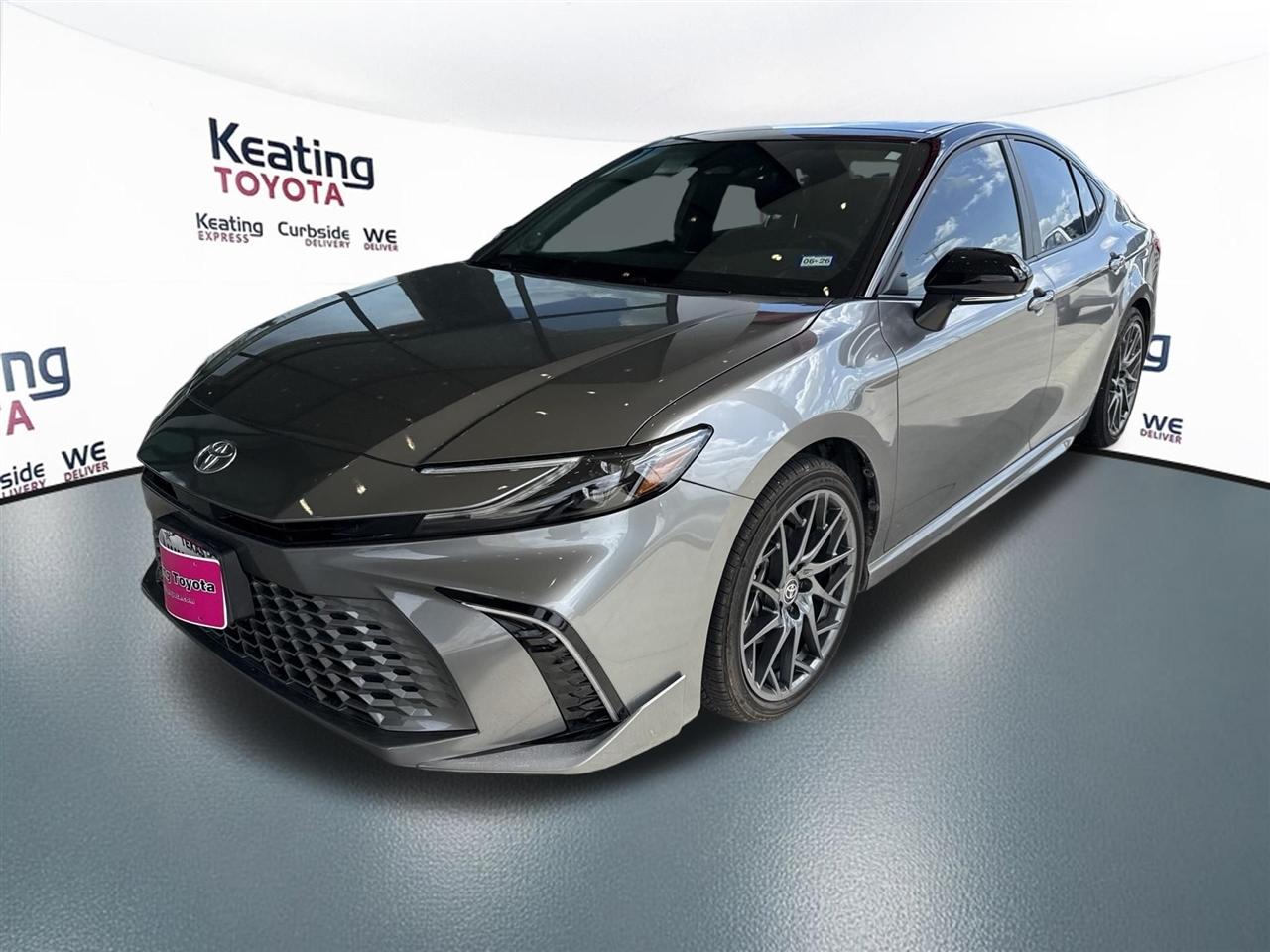 Toyota Camry Hybrid XLE 2025