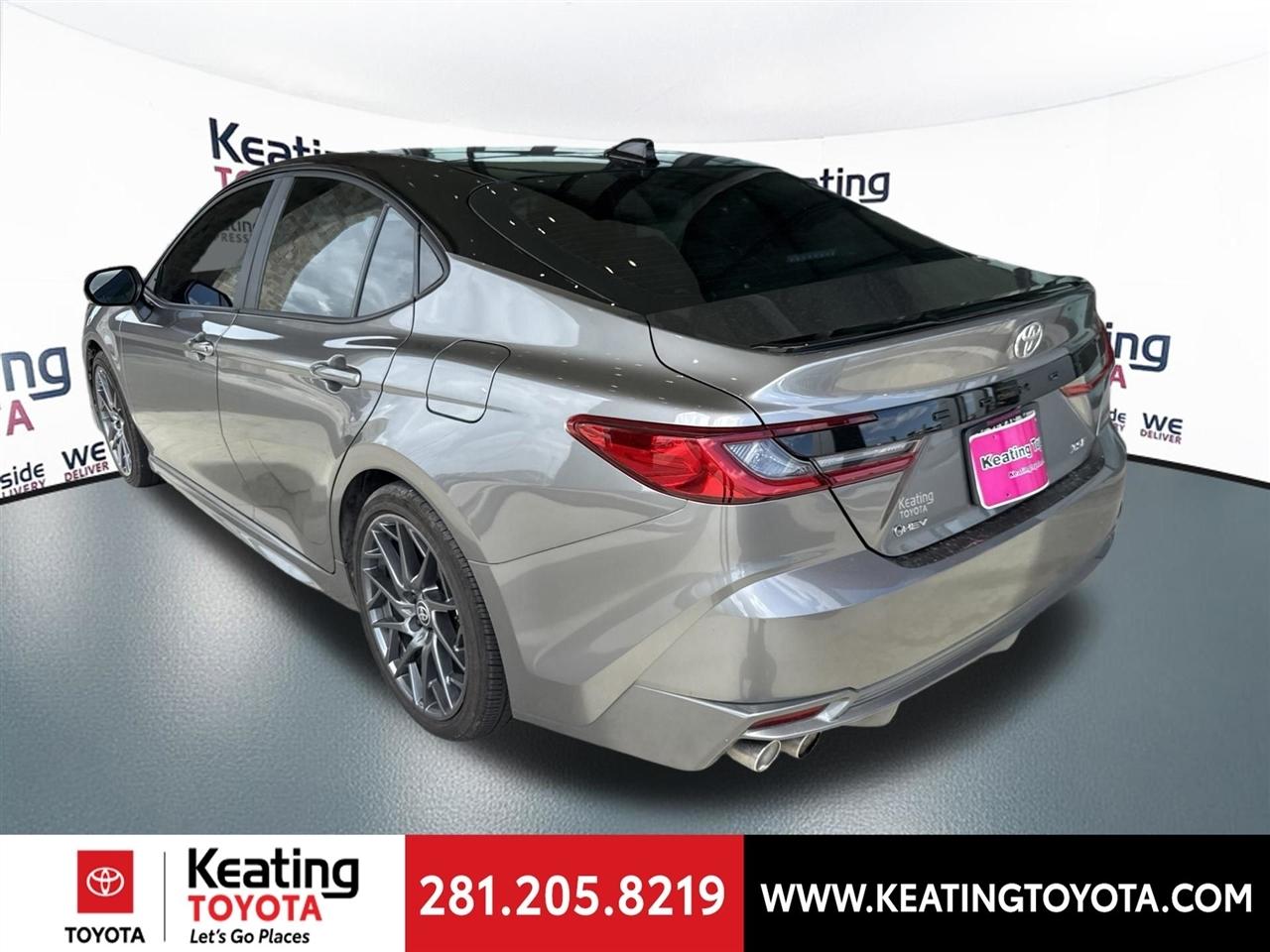 Toyota Camry Hybrid XLE 2025
