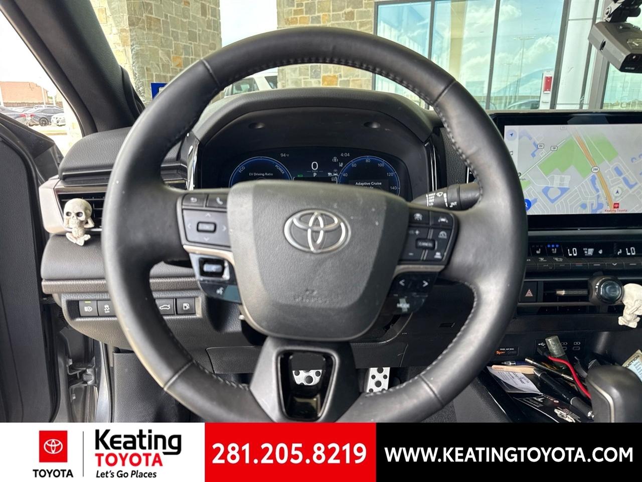Toyota Camry Hybrid XLE 2025