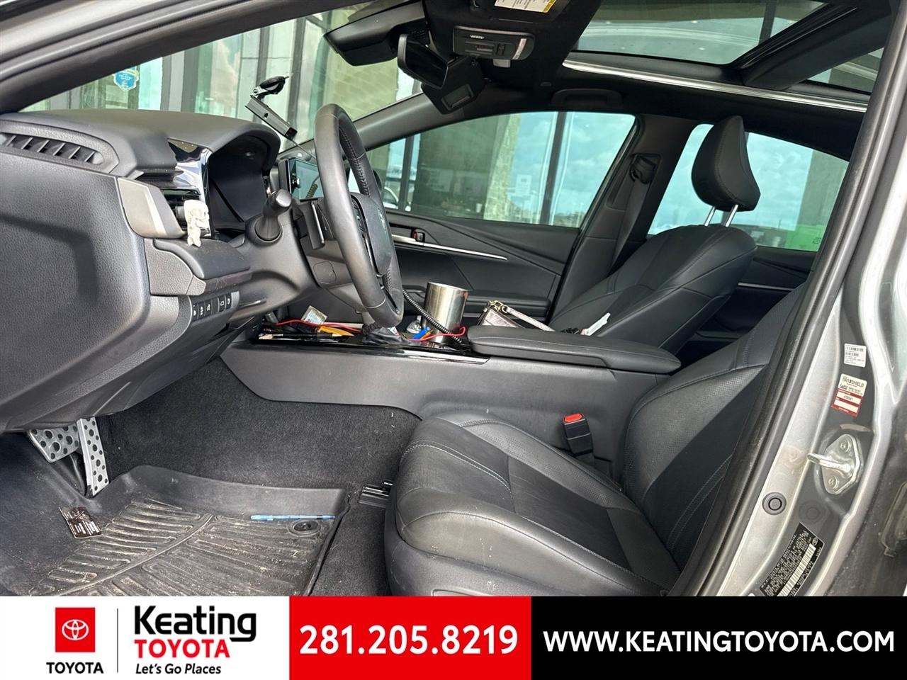 Toyota Camry Hybrid XLE 2025