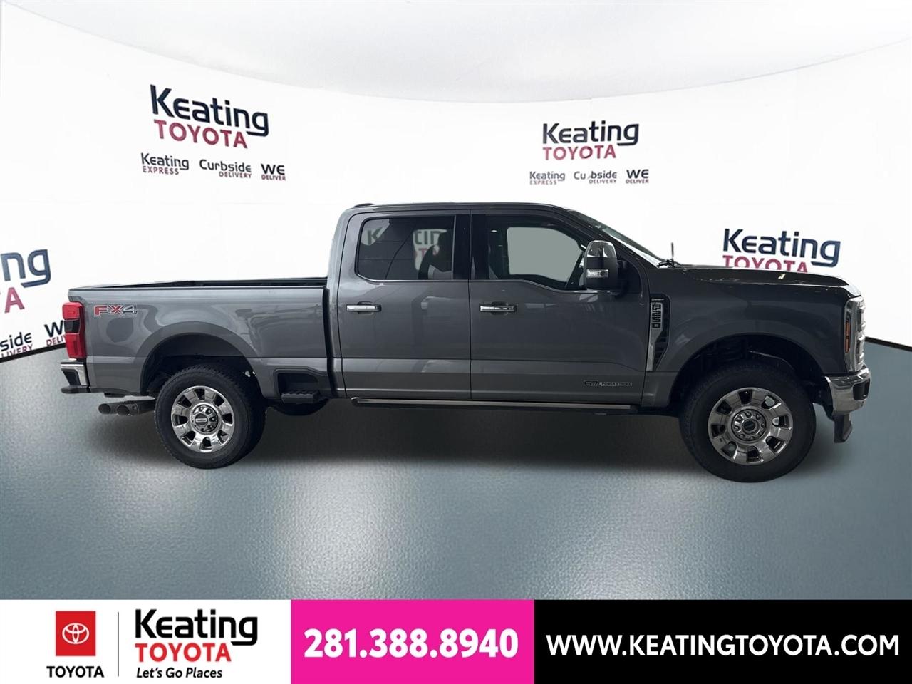 Ford F-250 SD Lariat Crew Cab 4WD 2025