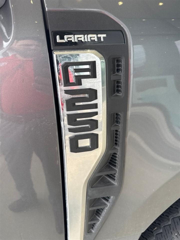 Ford F-250 SD Lariat Crew Cab 4WD 2025