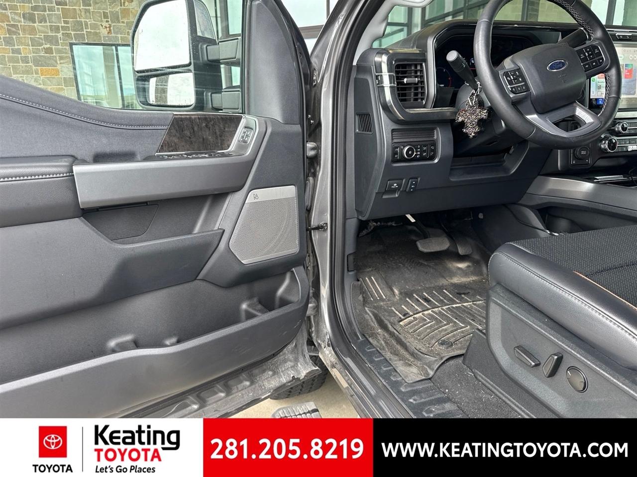 Ford F-250 SD Lariat Crew Cab 4WD 2025
