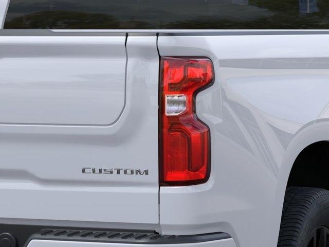 Chevrolet Silverado 1500 Custom Crew Cab 2WD 2026