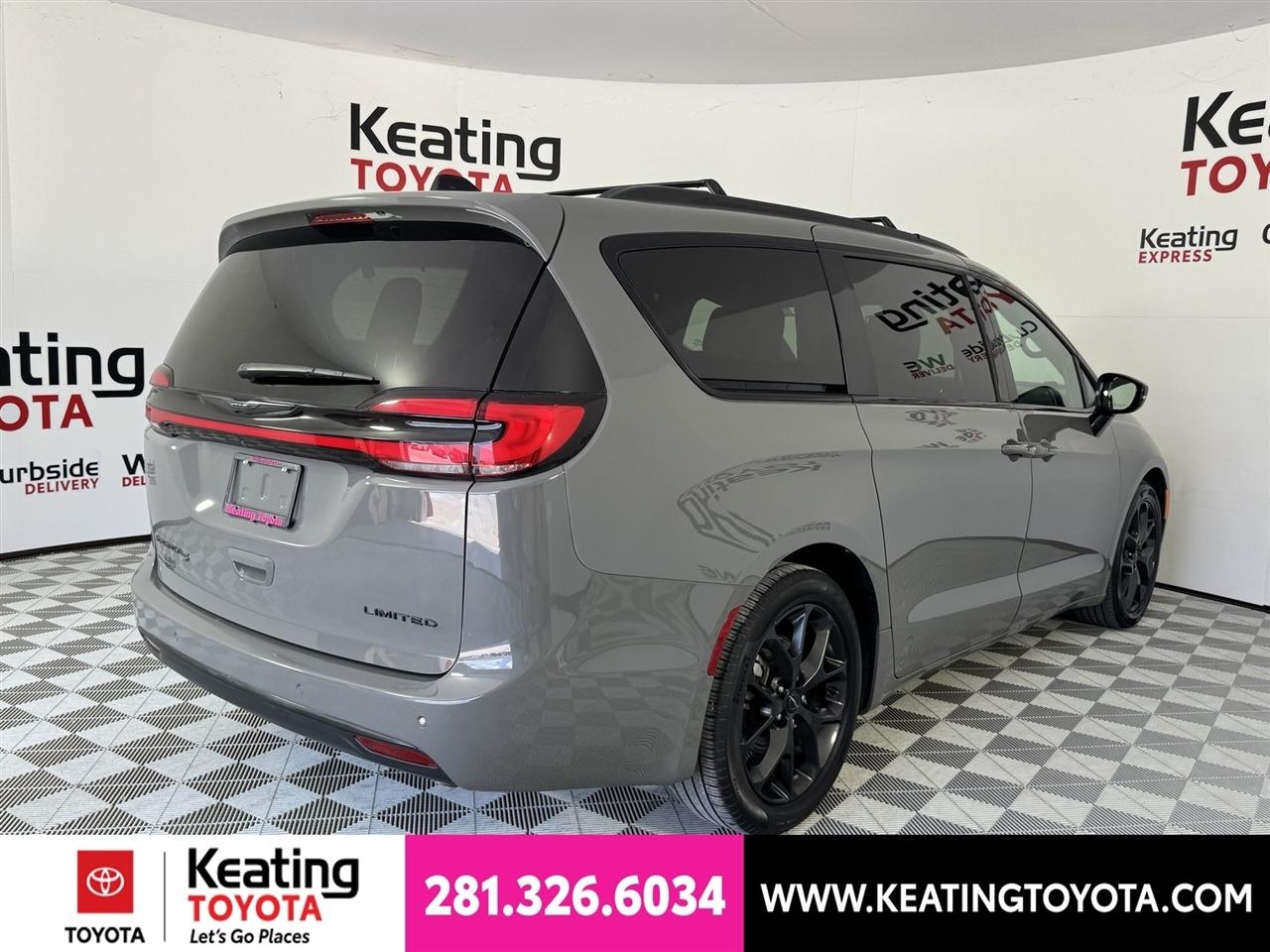 Chrysler Pacifica Limited 2025