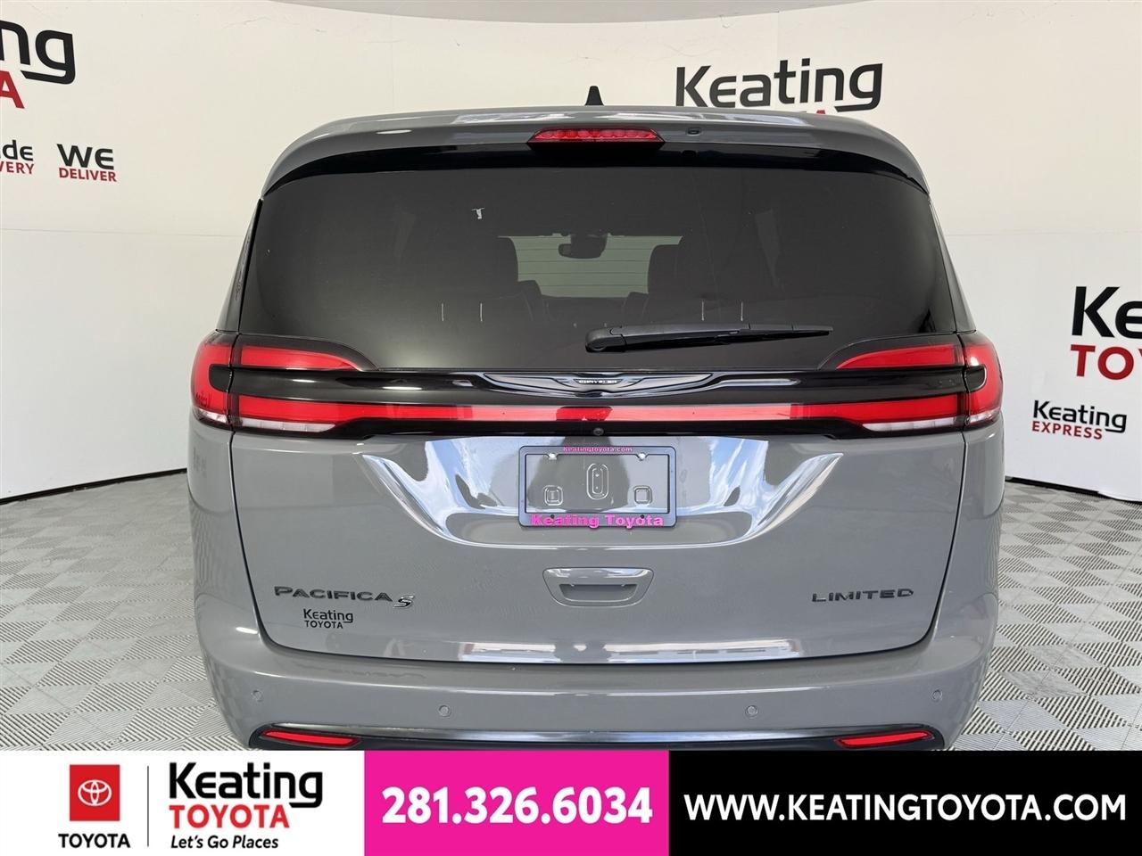 Chrysler Pacifica Limited 2025