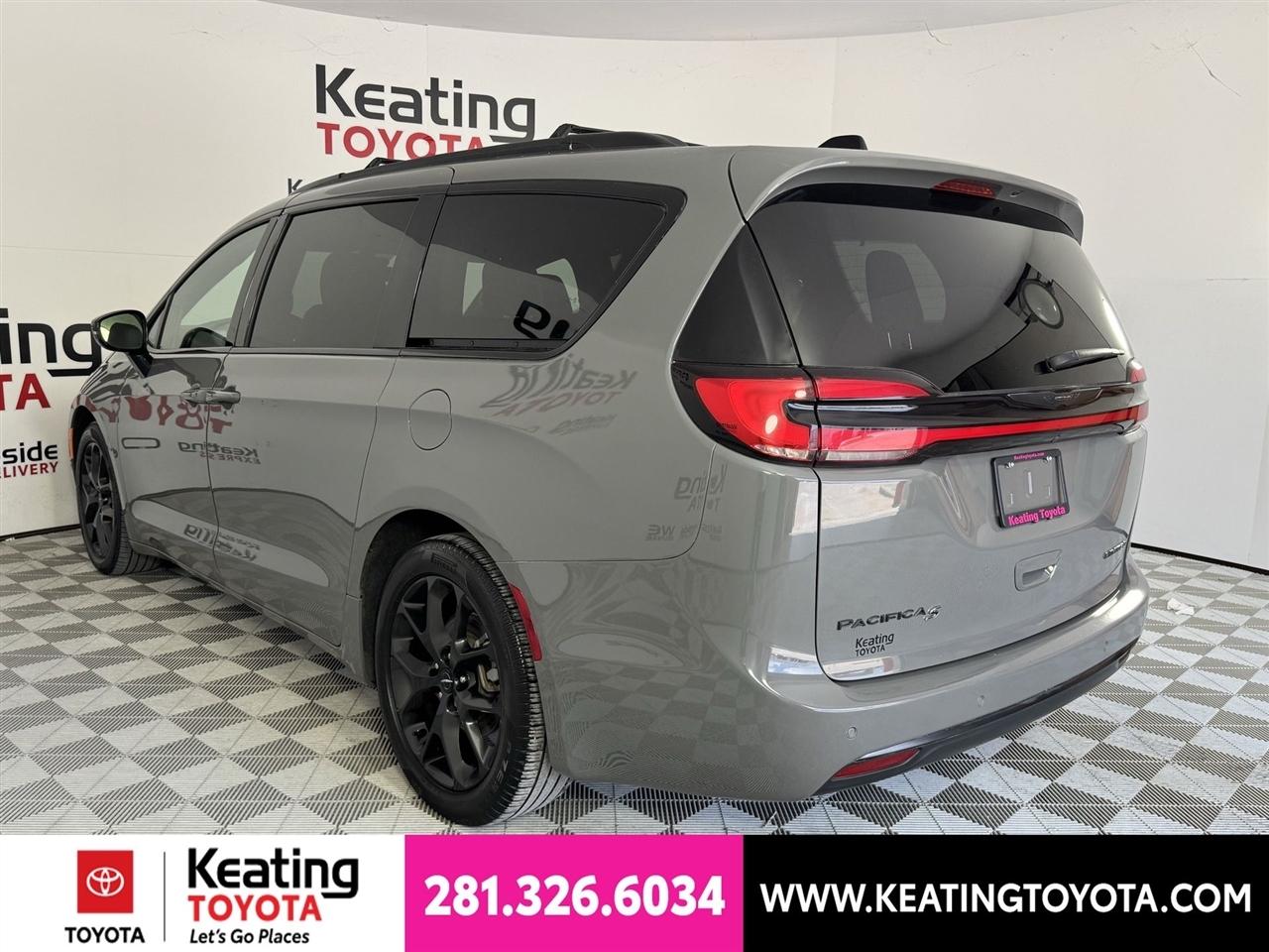 Chrysler Pacifica Limited 2025