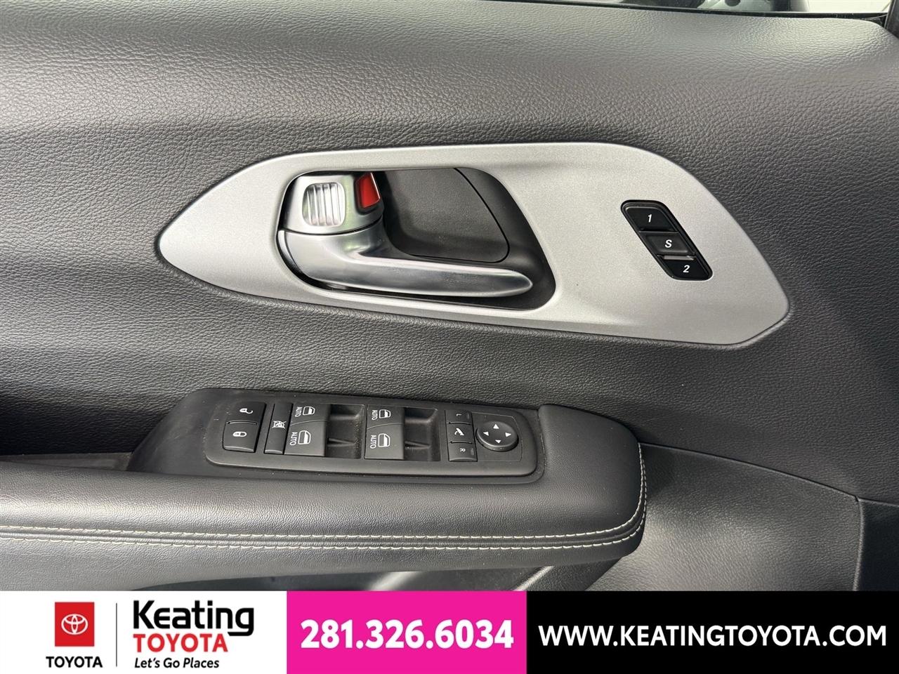Chrysler Pacifica Limited 2025