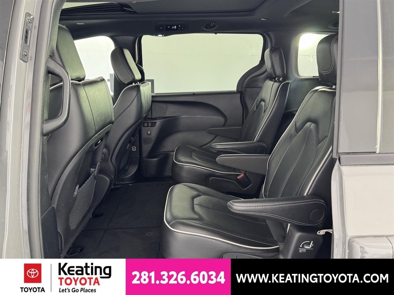 Chrysler Pacifica Limited 2025