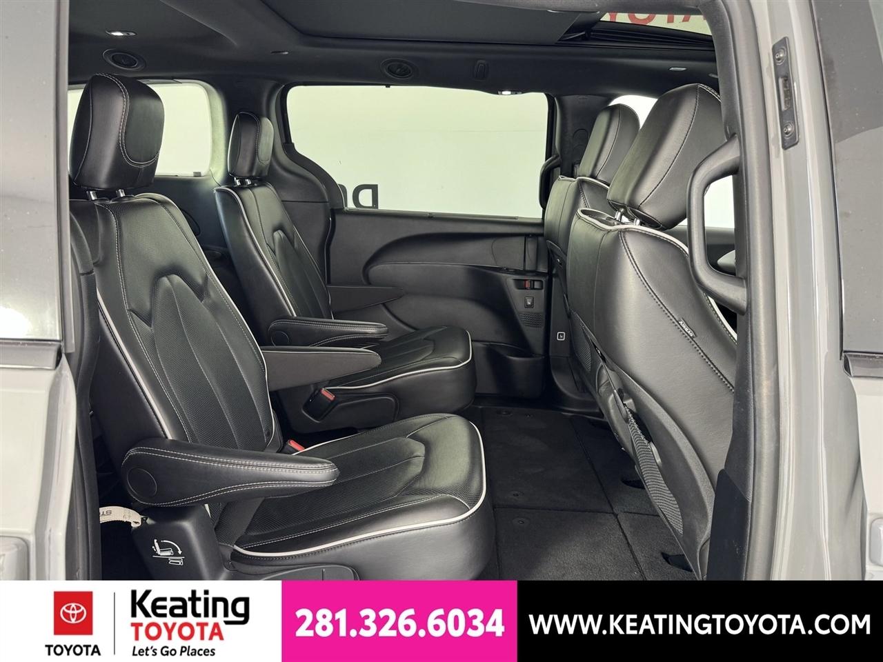 Chrysler Pacifica Limited 2025