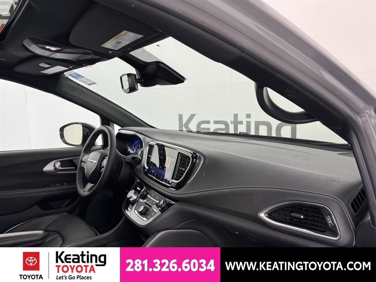 Chrysler Pacifica Limited 2025