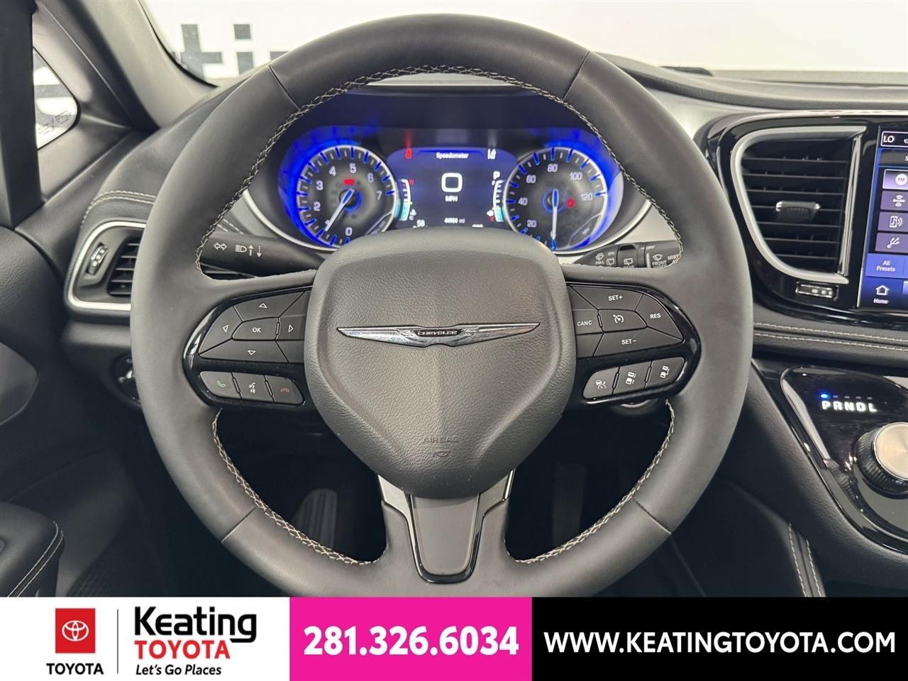 Chrysler Pacifica Limited 2025