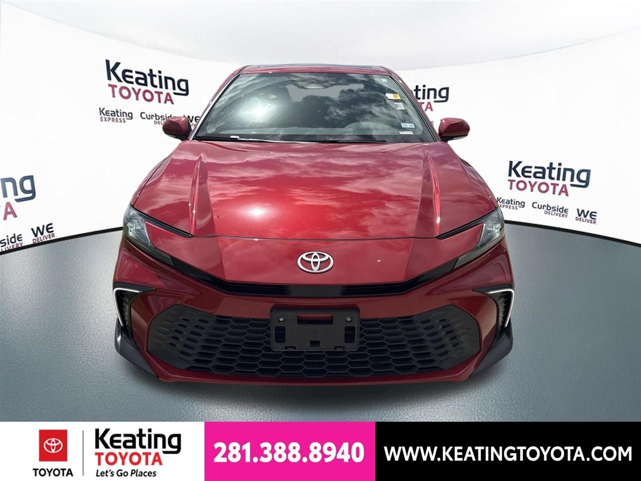 Toyota Camry Hybrid XLE 2025
