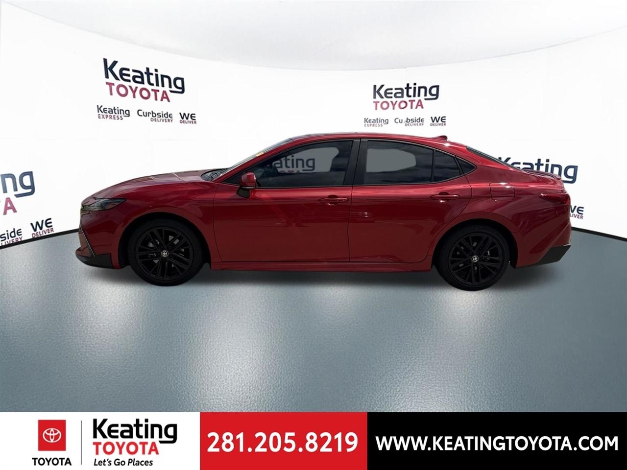 Toyota Camry Hybrid XLE 2025