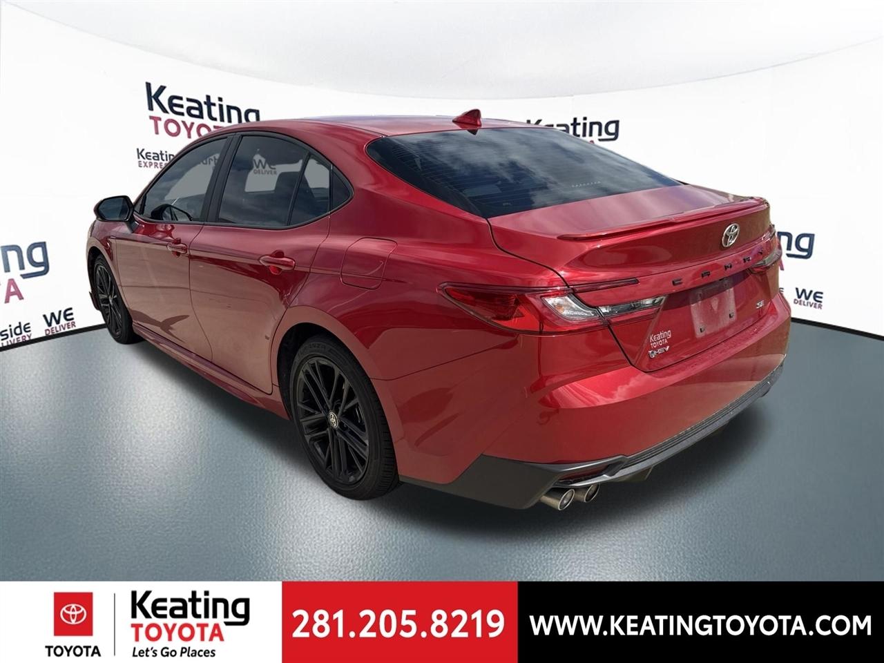 Toyota Camry Hybrid XLE 2025