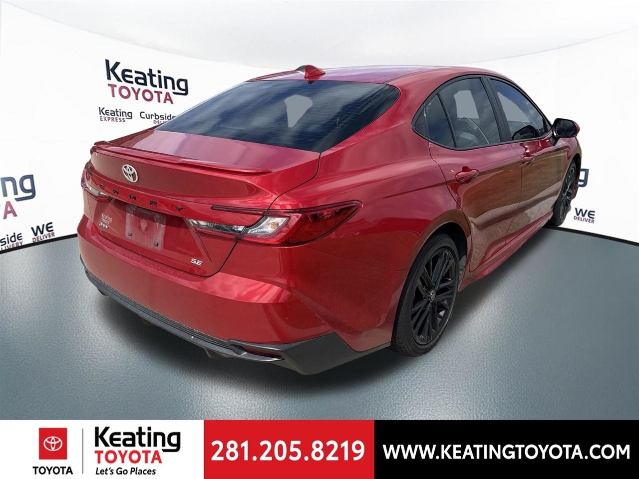 Toyota Camry Hybrid XLE 2025