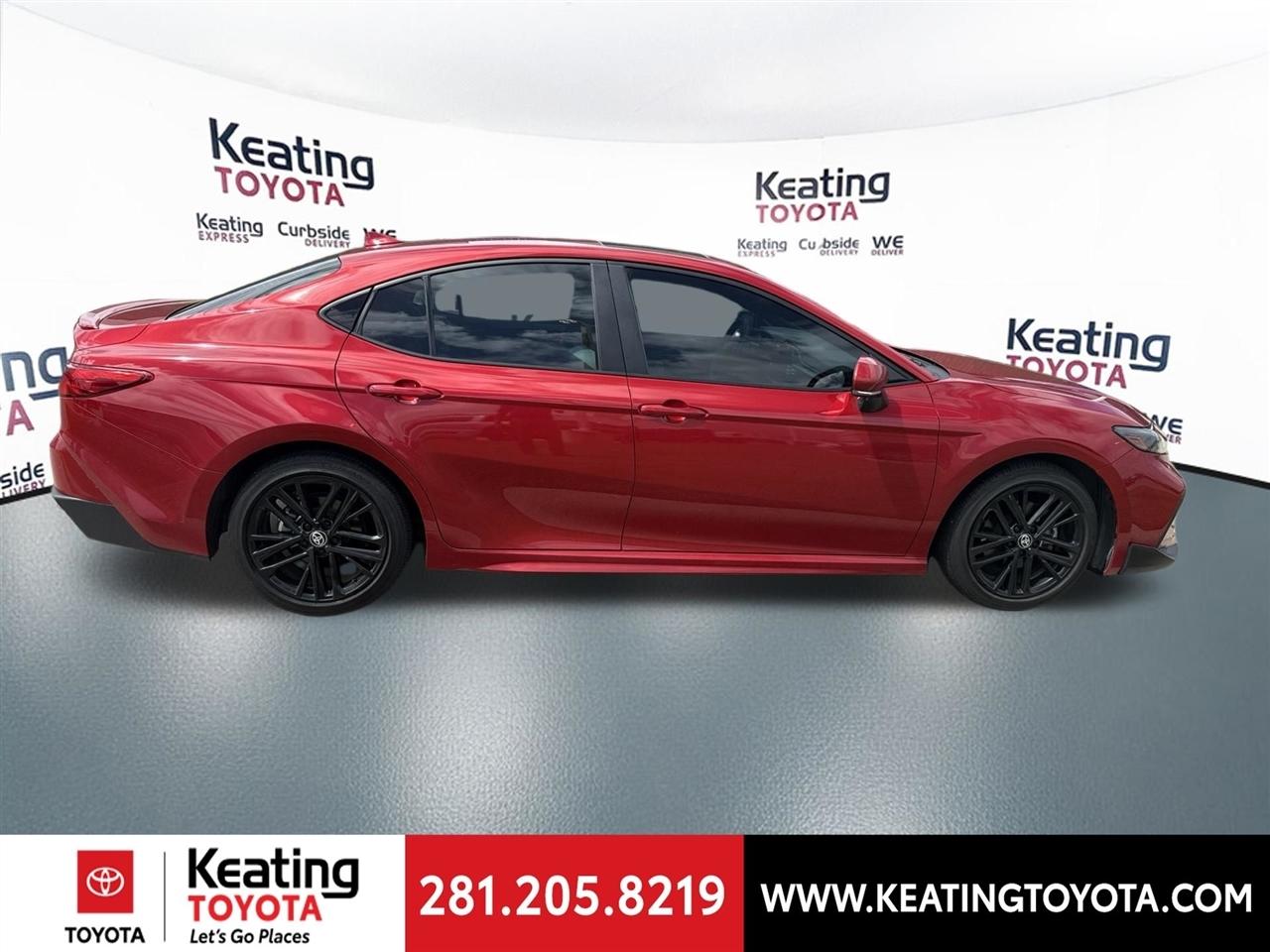 Toyota Camry Hybrid XLE 2025