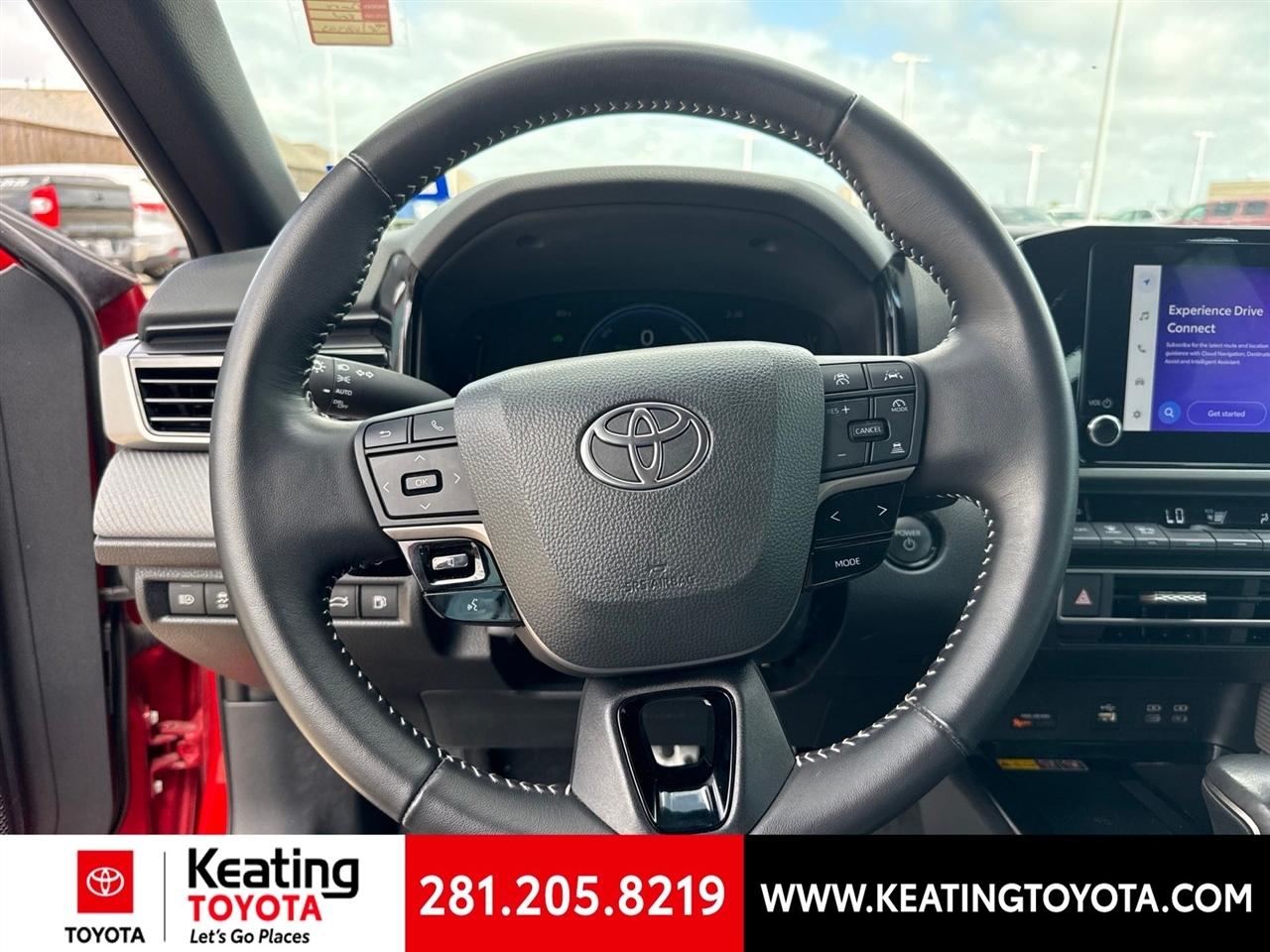 Toyota Camry Hybrid XLE 2025