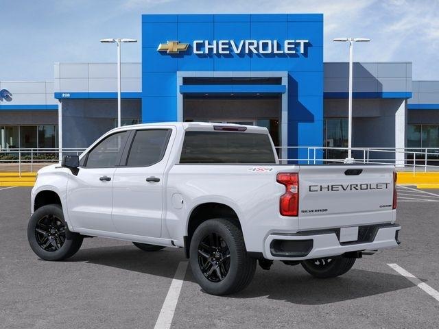 Chevrolet Silverado 1500 Custom Crew Cab 4WD 2026