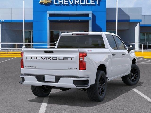 Chevrolet Silverado 1500 Custom Crew Cab 4WD 2026