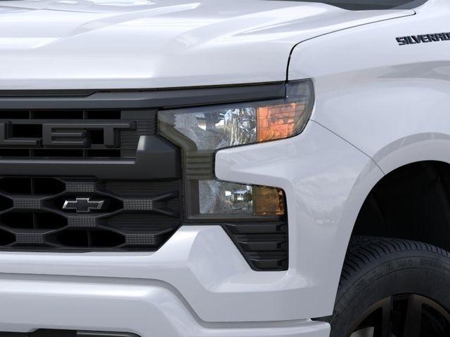 Chevrolet Silverado 1500 Custom Crew Cab 4WD 2026