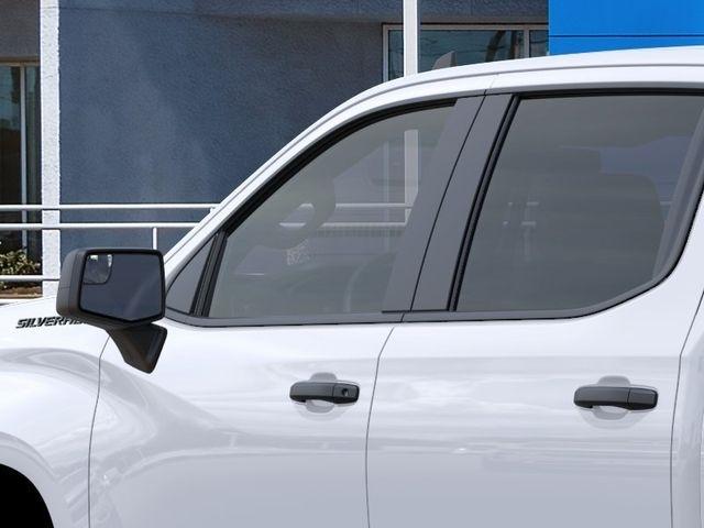 Chevrolet Silverado 1500 Custom Crew Cab 4WD 2026