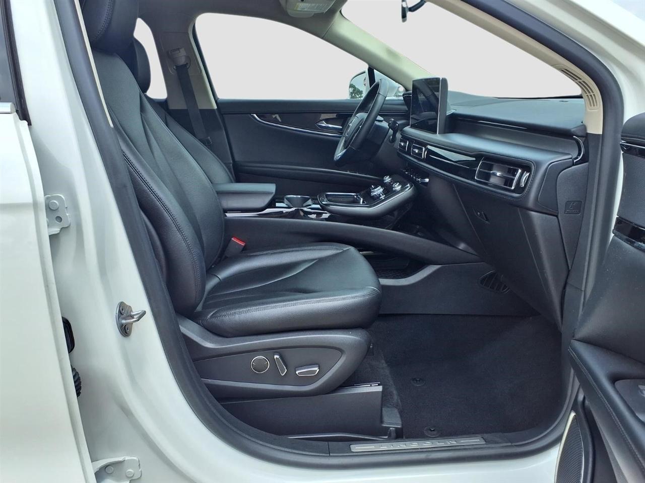 Lincoln Nautilus Base AWD 2023