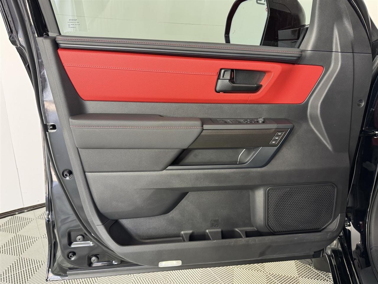 Toyota Tundra TRD PRO CrewMax 4WD Hybrid 2026