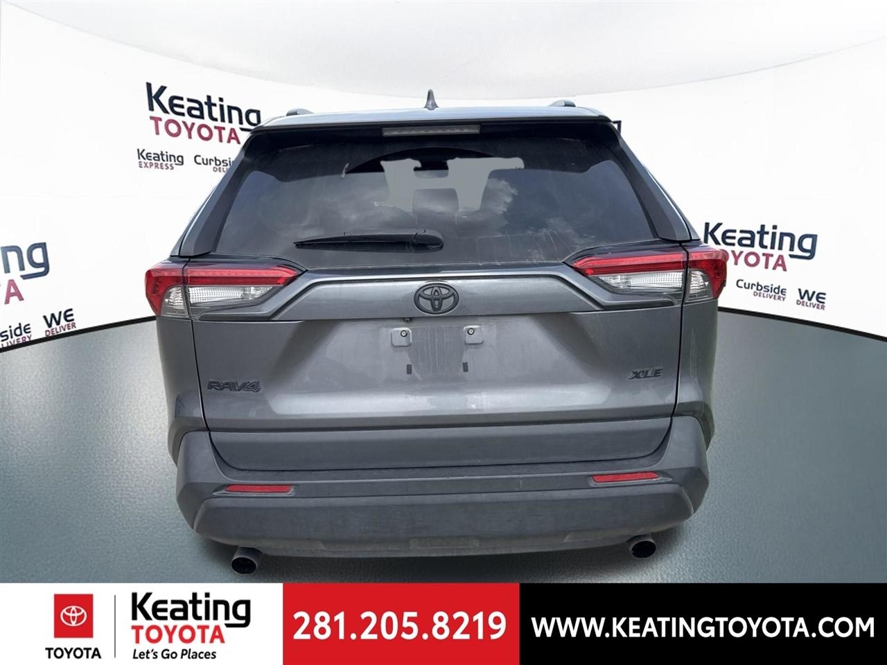 Toyota RAV4 XLE 2024
