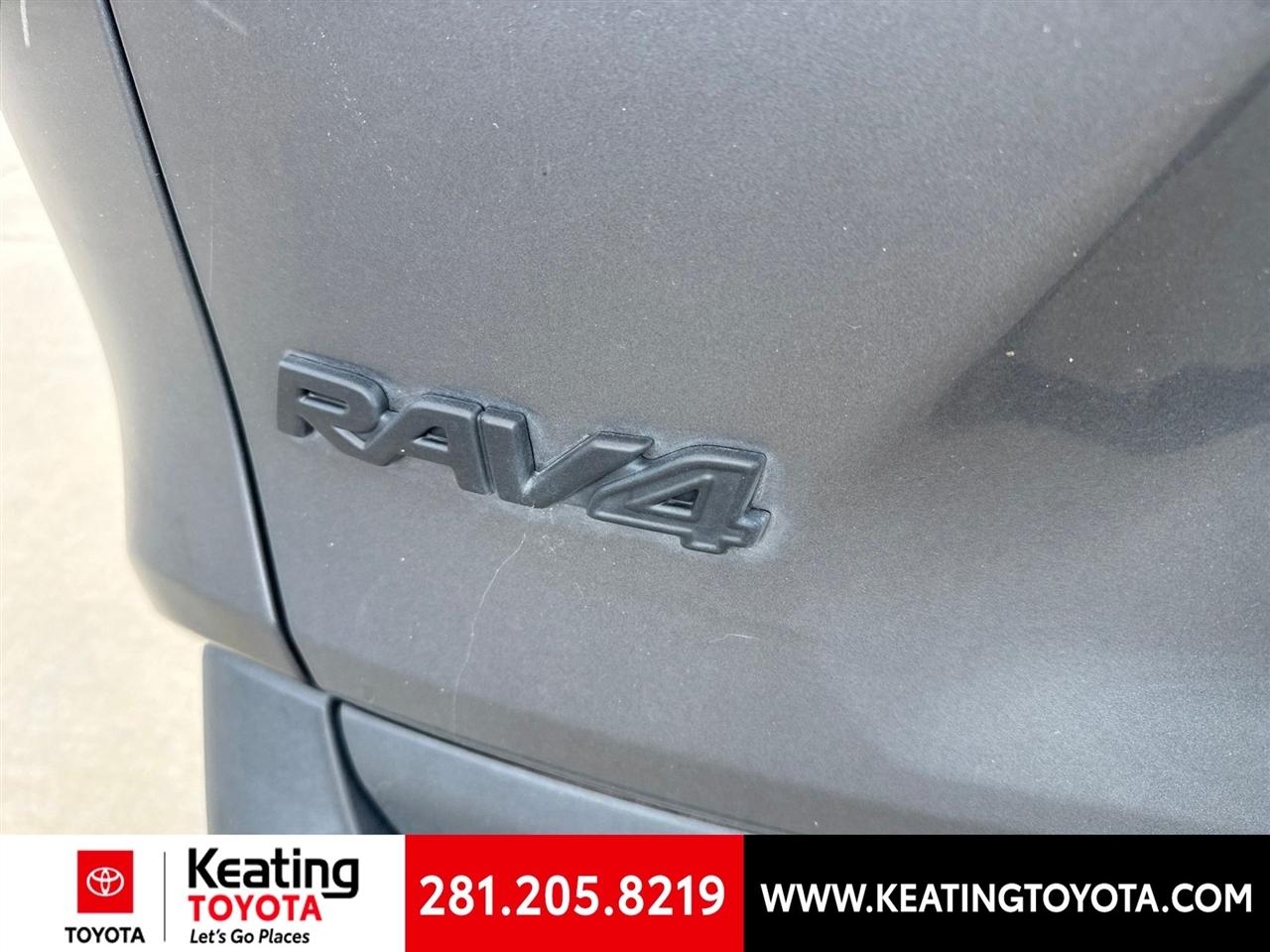Toyota RAV4 XLE 2024