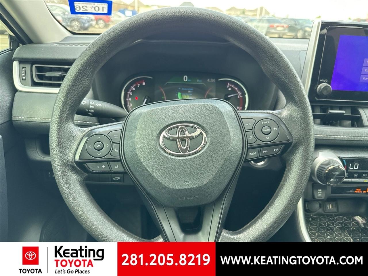 Toyota RAV4 XLE 2024