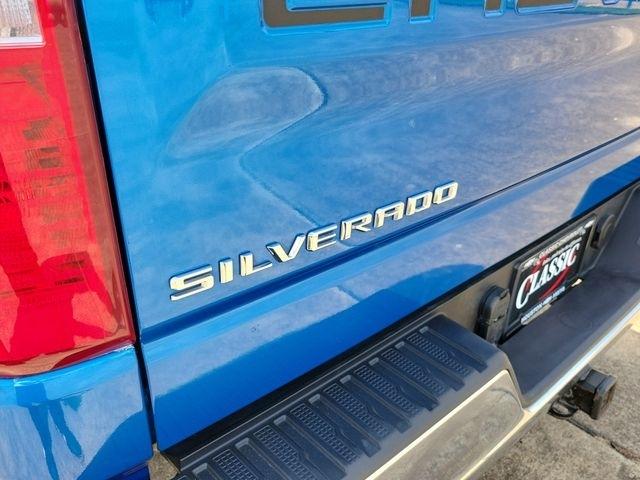 Chevrolet Silverado 1500 LT Crew Cab 4WD 2024
