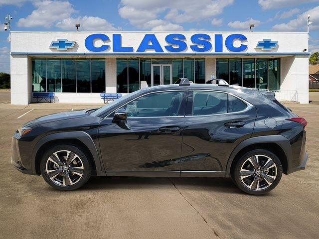 Lexus UX 300h F SPORT Design 2025