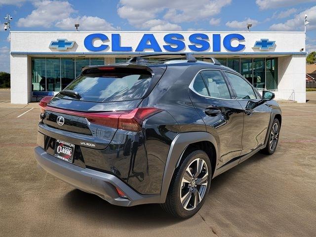 Lexus UX 300h F SPORT Design 2025